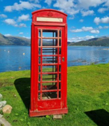 red telephone box